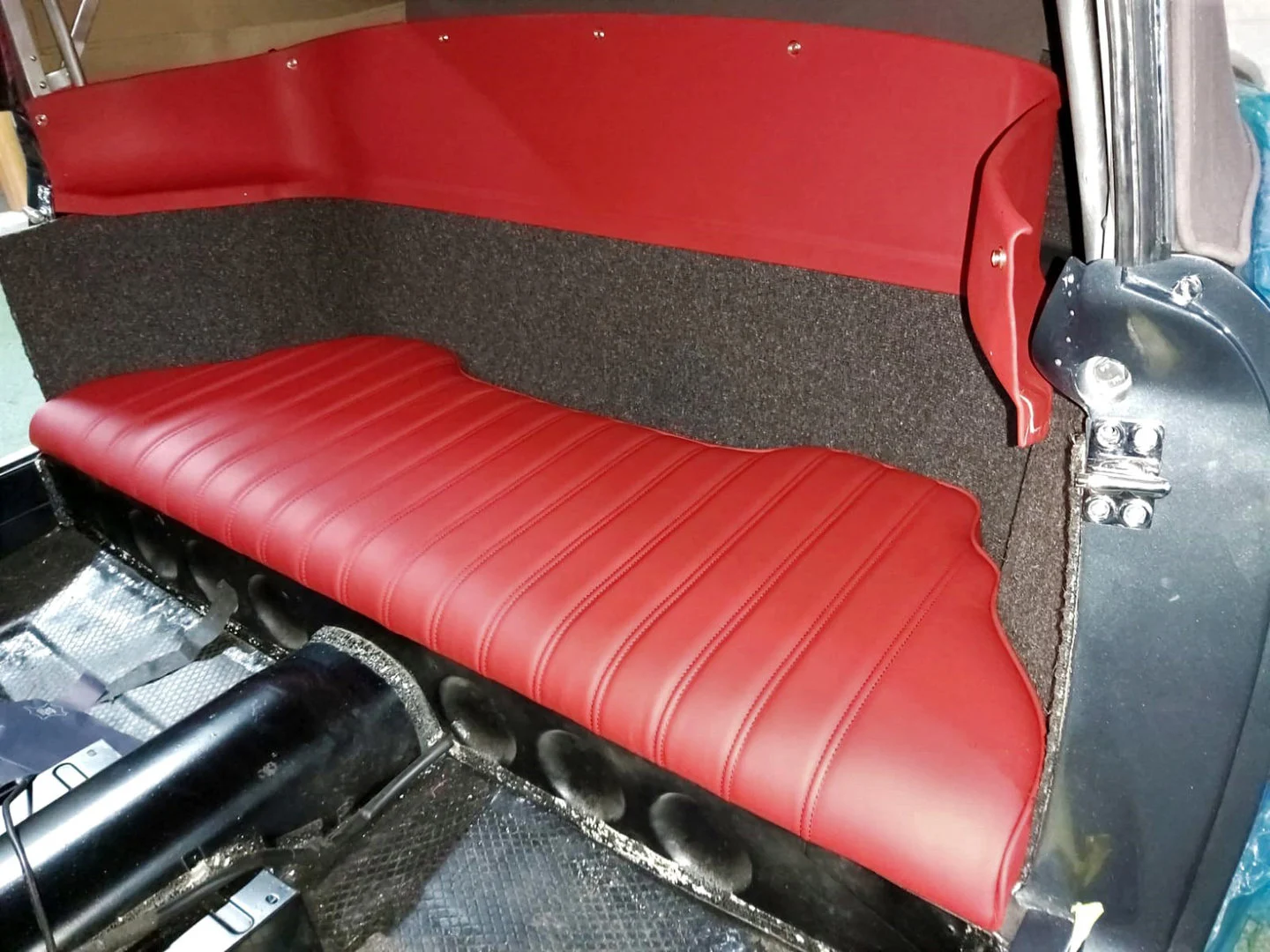 Mercedes 190SL Rüchsitzbank Sonderanfertigung in Echtleder