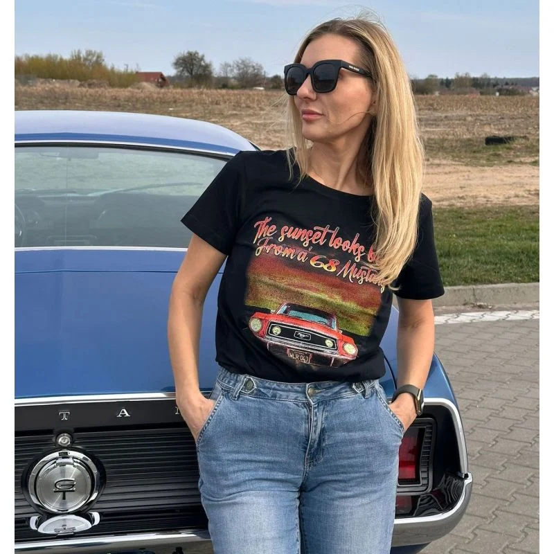 T-shirt Ford Mustang "El atardecer luce mejor desde el Mustang del 68"